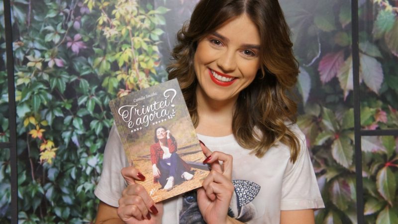 Apresentadora Camila Smithz lança o livro “Trintei e agora?”