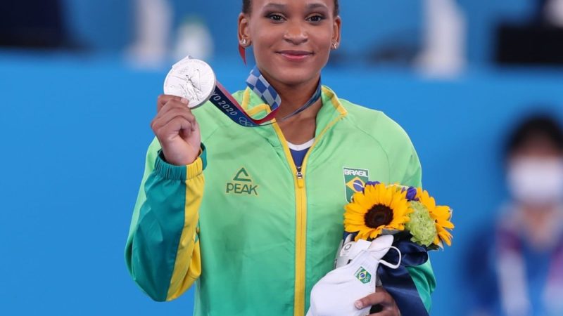 Olimpíadas: Rebeca Andrade conquista medalha de prata em Tóquio