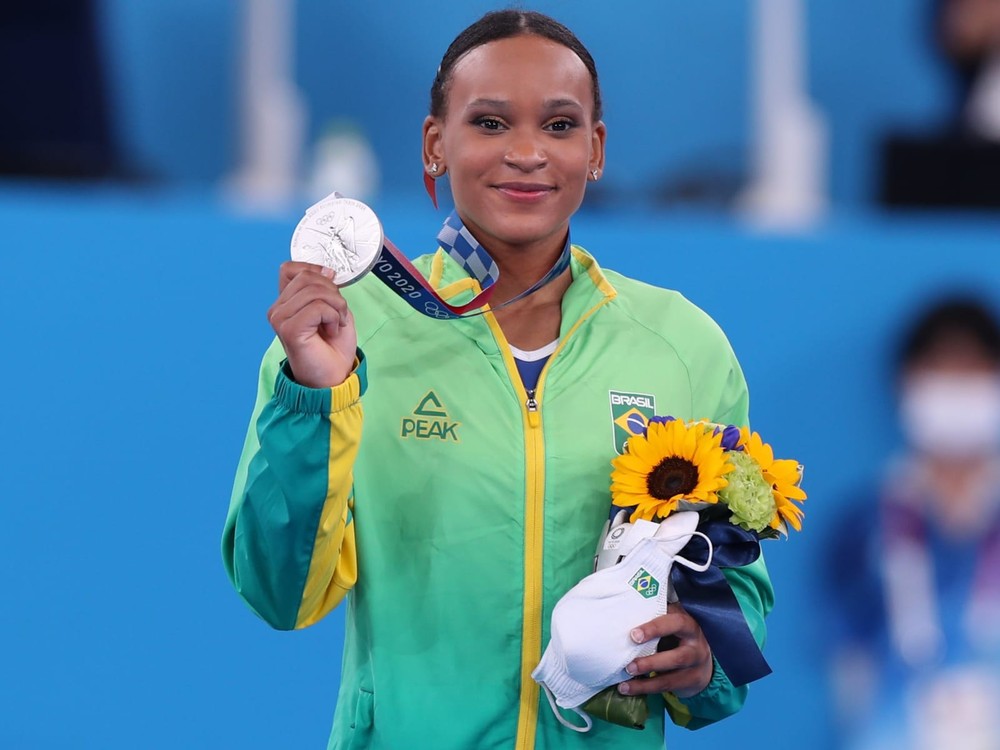 Rebeca Andrade conquista medalha de prata em Tóquio
