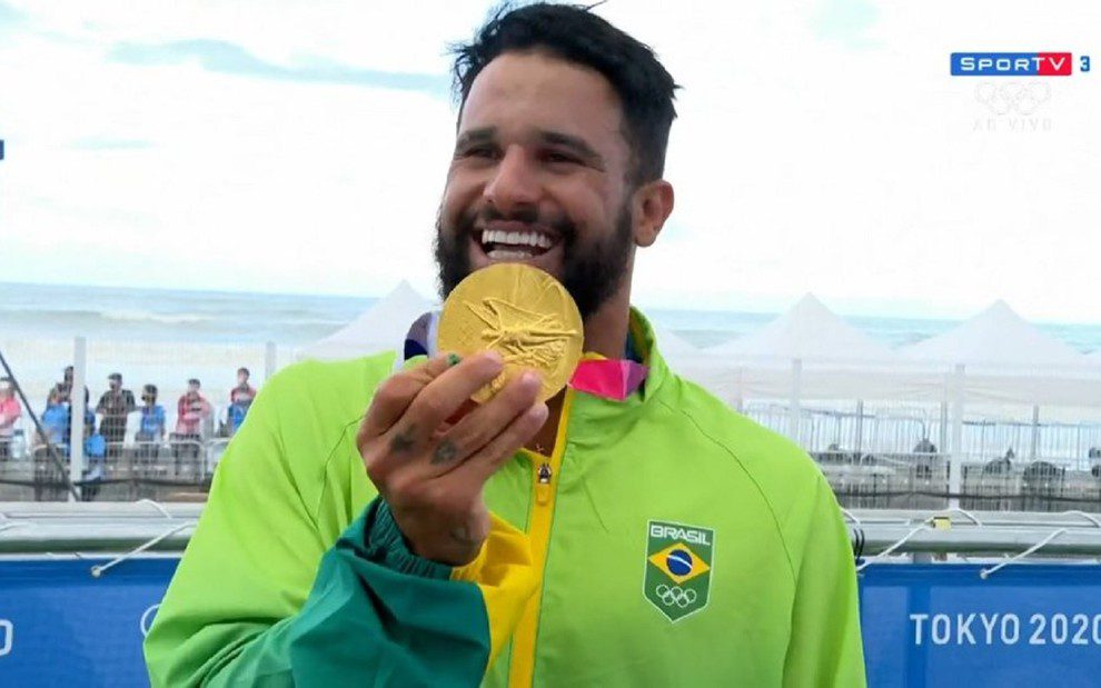 Ítalo Ferreira consegue medalha de ouro no surfe em Tóquio