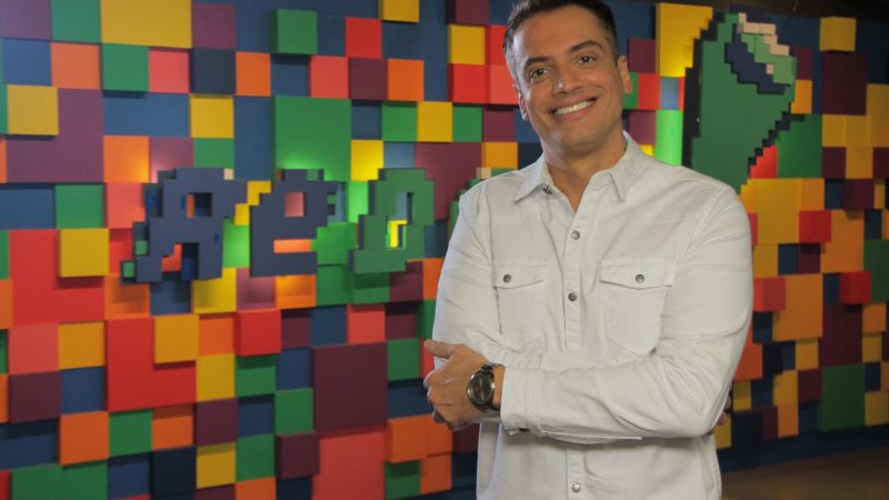 Com baixa audiência, Leo Dias negocia com a RedeTV! para voltar ao TV Fama
