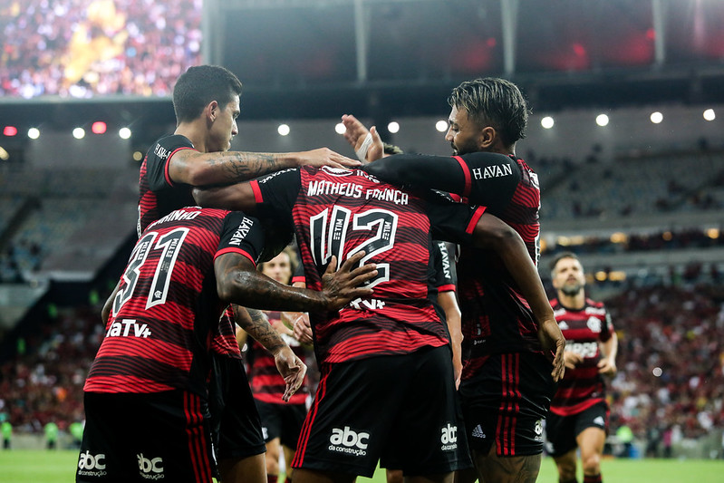 No Campeonato Carioca, Flamengo marca 6 gols e vence o Bangu