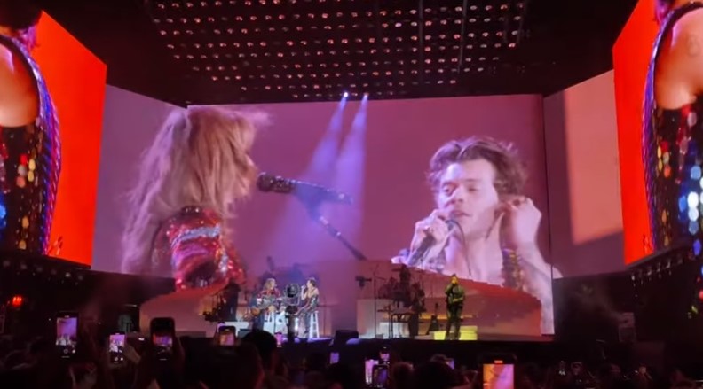 Harry Styles se apresenta no Coachella 2022 e canta hits com Shania Twain; saiba mais