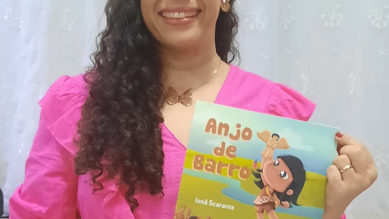 Professora baiana Ionã Scarante lança o livro “Anjo de Barro”