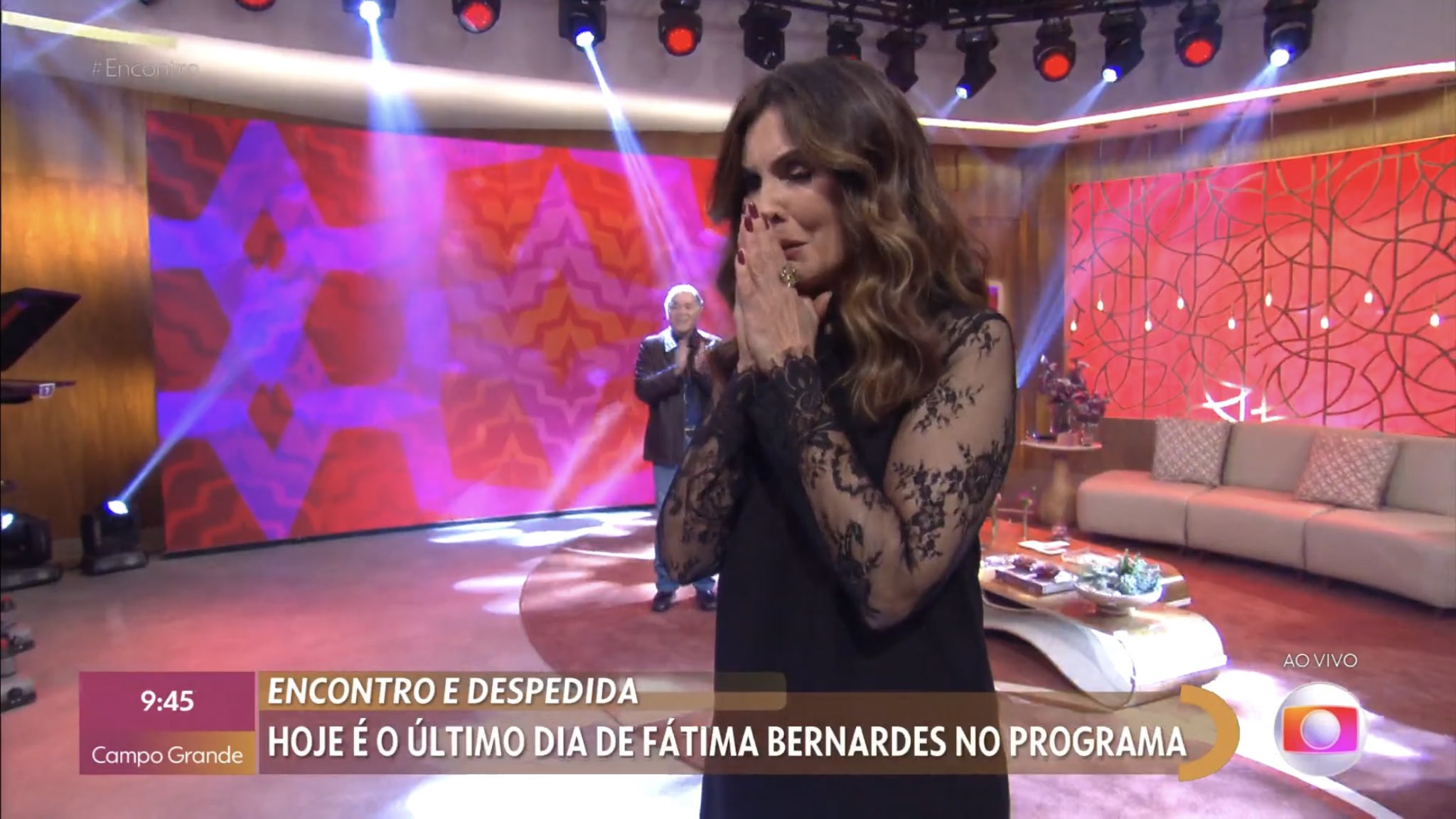 Fátima Bernardes se despede do Encontro e deixa o público inconformado (Foto: Globo)