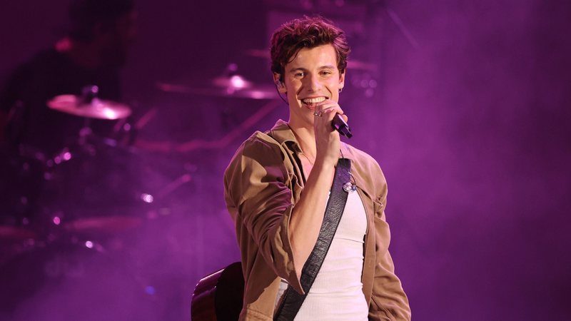 Shawn Mendes anuncia pausa na turnê para cuidar da saúde mental: “Tirar um tempo para me curar”