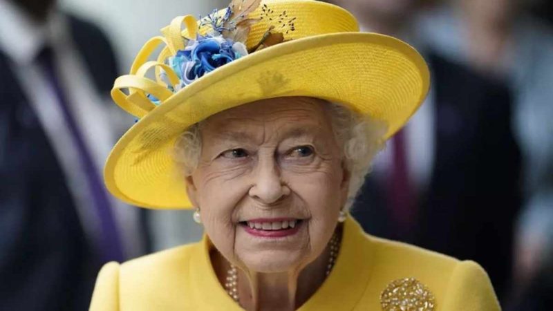 Saúde da rainha Elizabeth 2ª é preocupante, afirma palácio de Buckinghan
