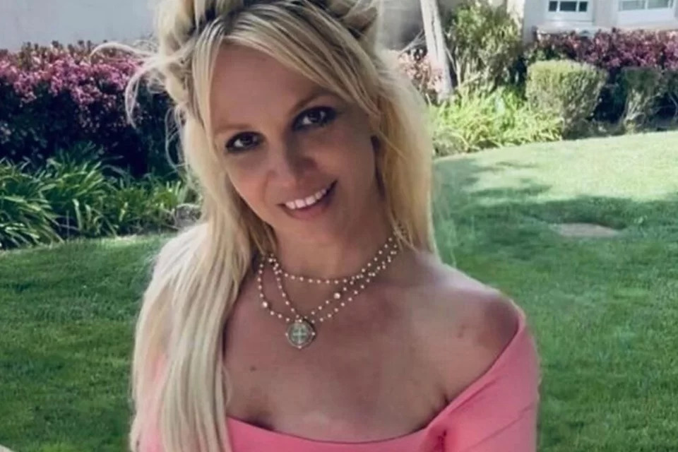 Britney Spears surpreende com biografia e fala sobre livro